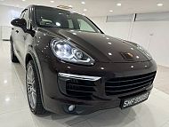 Porsche Cayenne Diesel E2-II TIP E6 Brown Rear Entertainment